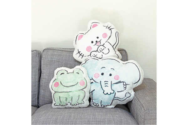 たいそうするゾウ ダイカットクッション（かえる・ぞうさん・ねこちゃん） 絵本ナビ