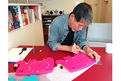 【直筆サイン入り】五味太郎 オリジナル時計 「ローズピンクのゾウ」商品画像
